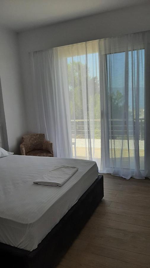 Sea & Sun Apartment Vlore Bagian luar foto