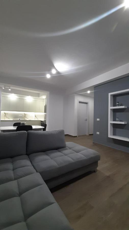 Sea & Sun Apartment Vlore Bagian luar foto